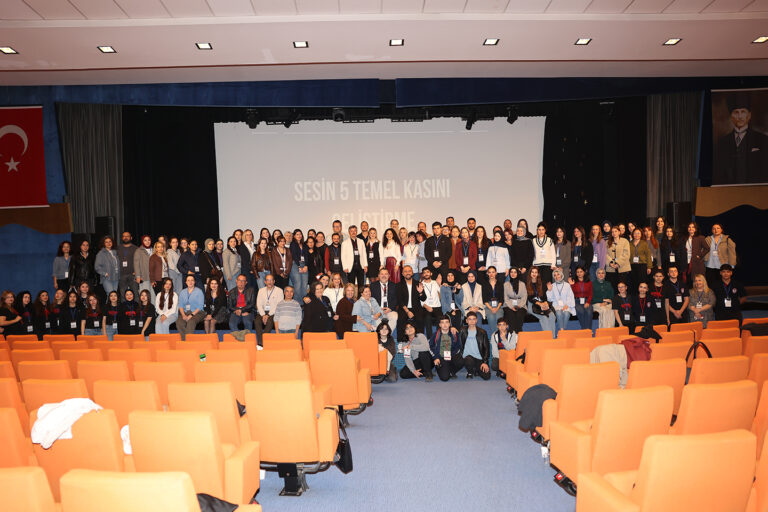 Erhan Ali Yılmaz: “Sesinin Gücü Fikirlerinin Kaderidir”